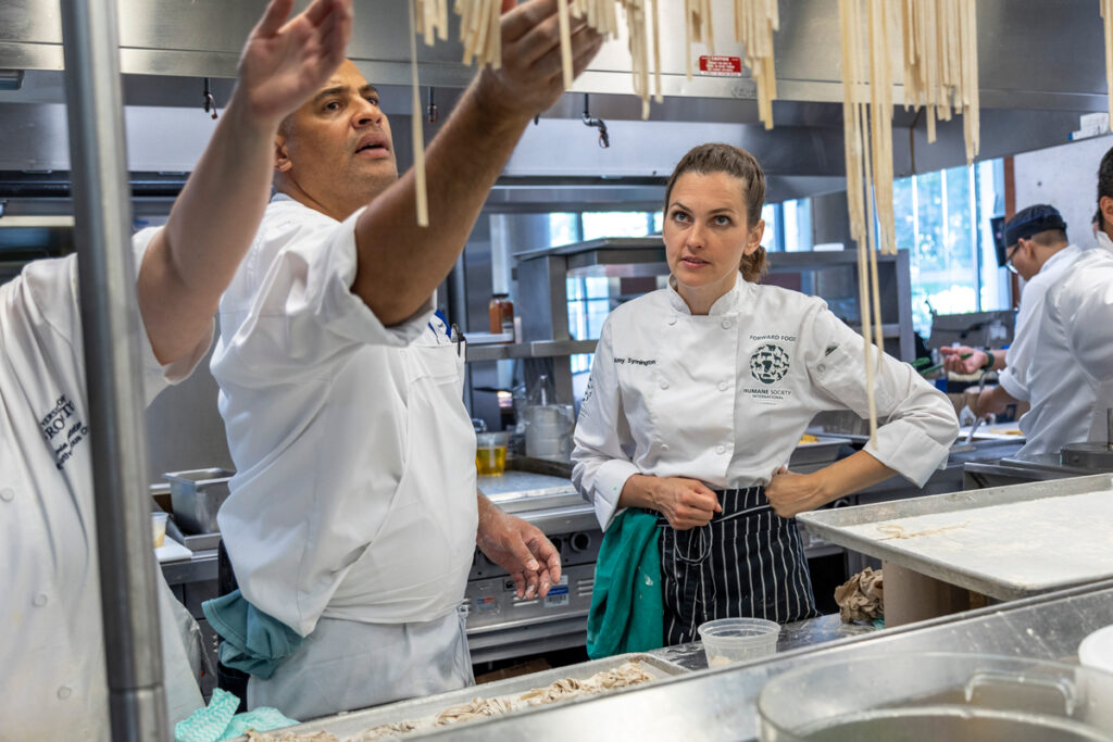 Chefs at U of T train with the HSI for Forward Food